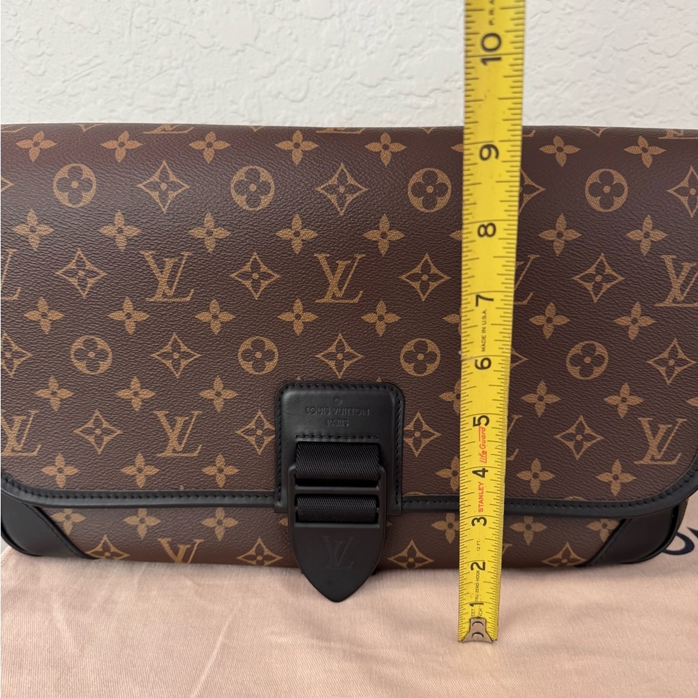 Louis Vuitton Monogram Messenger Bag in Brown and Black - Picture 5 of 16